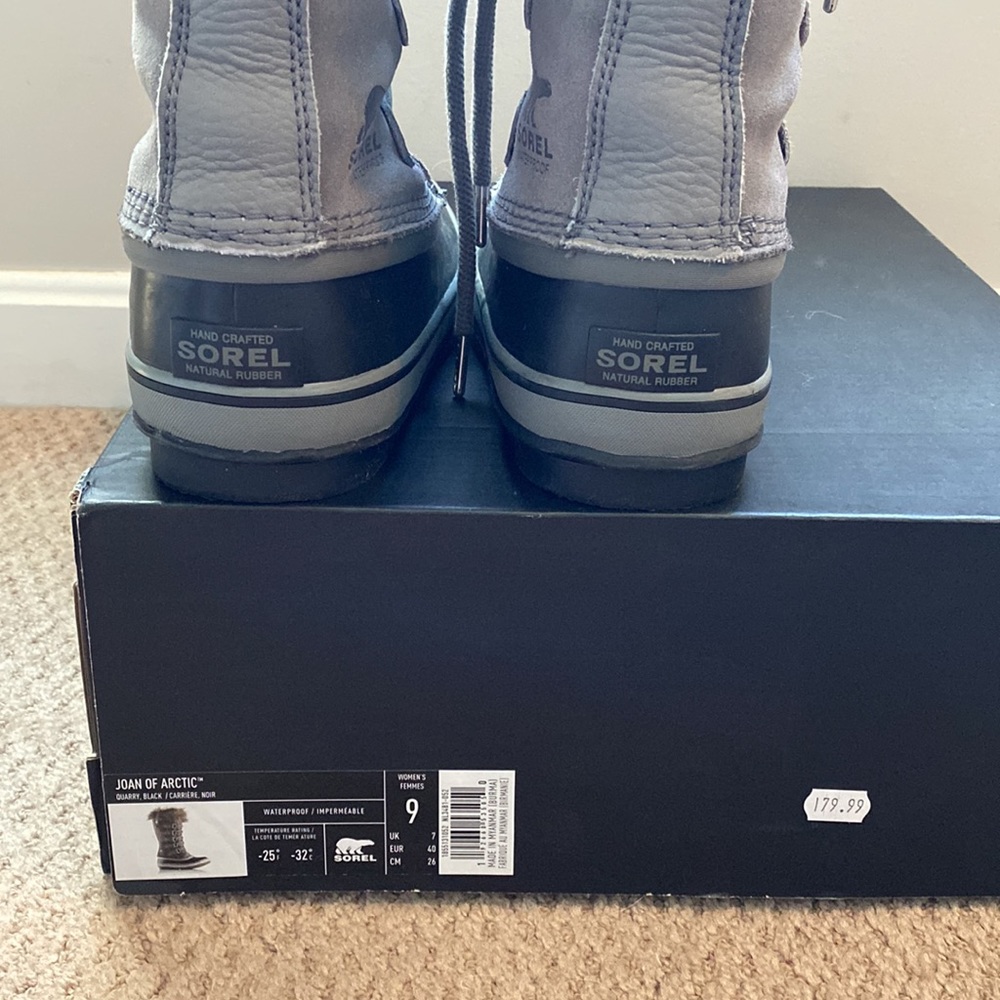 Basically new Sorel Joan of Arctic Waterproof boots - Size 9 - Picture 3 of 6